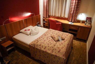 Kleinhuis Hotel Baseler Hof: Room